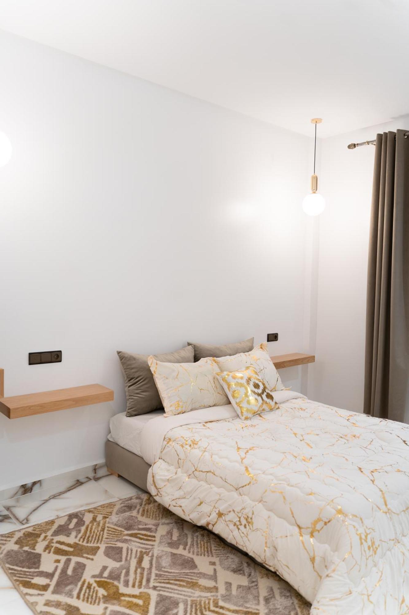 אזרו La Terrassa Appartement Climatise מראה חיצוני תמונה