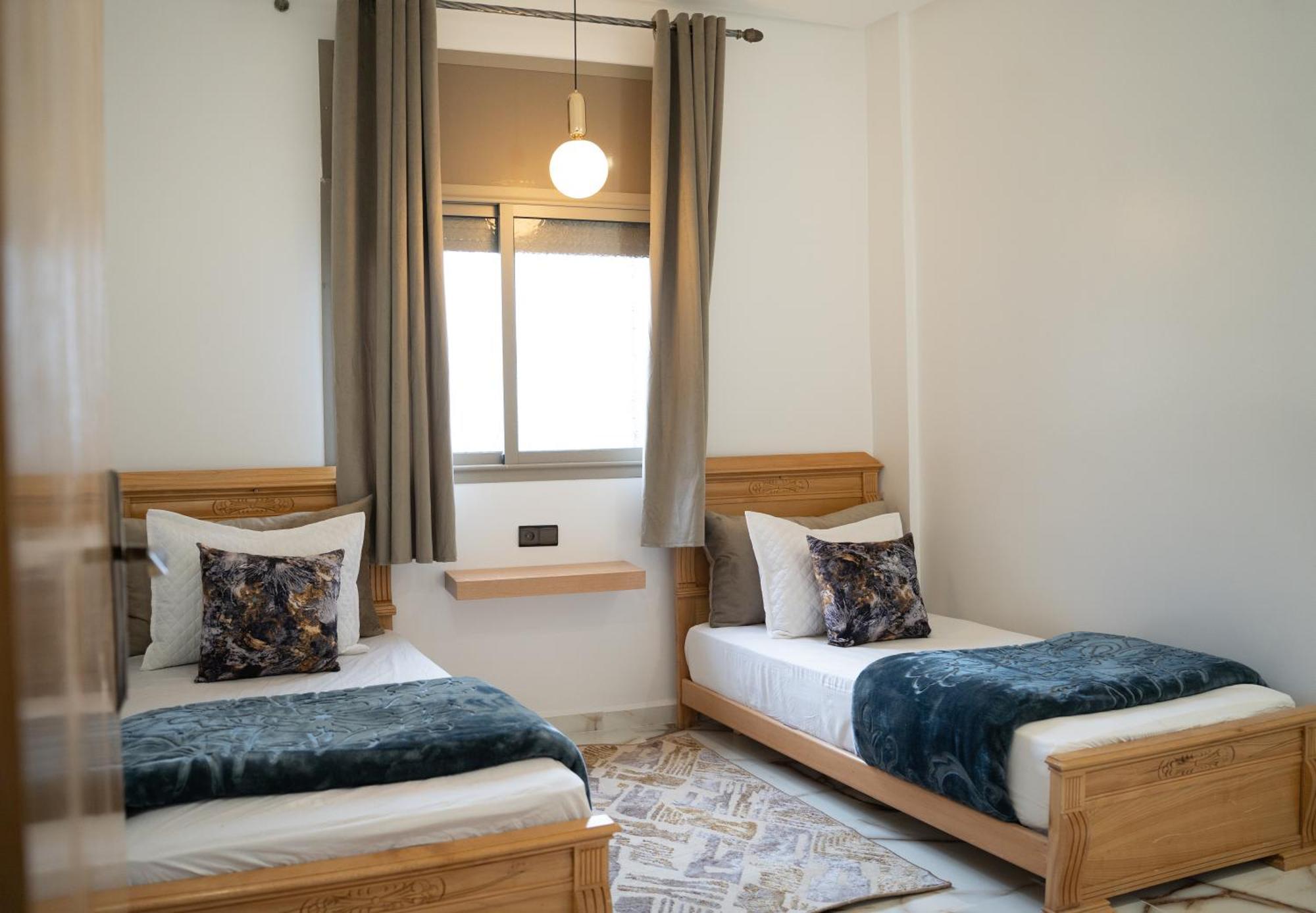 אזרו La Terrassa Appartement Climatise מראה חיצוני תמונה