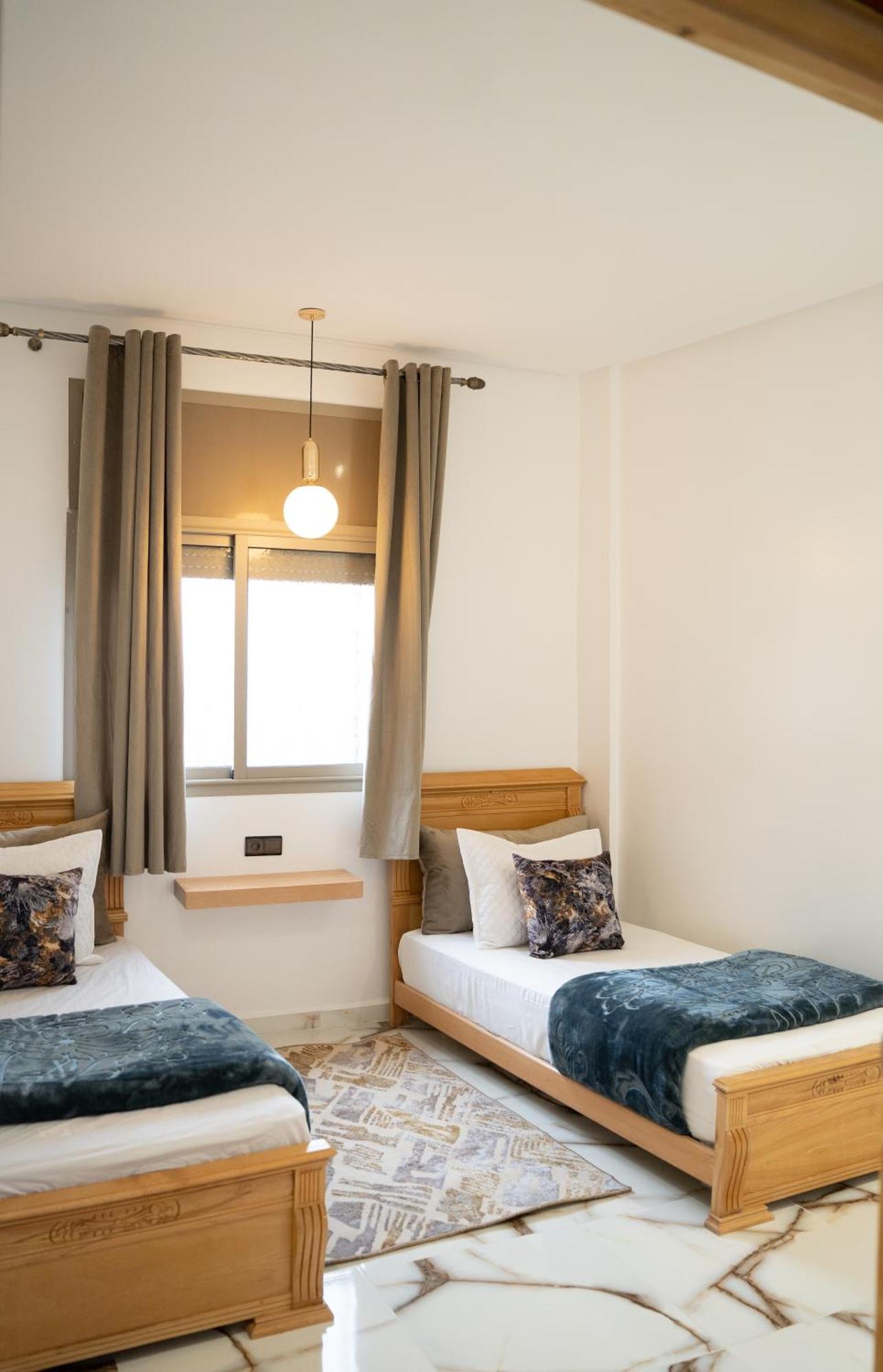 אזרו La Terrassa Appartement Climatise מראה חיצוני תמונה
